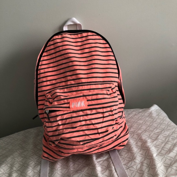 VS PINK backpack! - Picture 1 of 2
